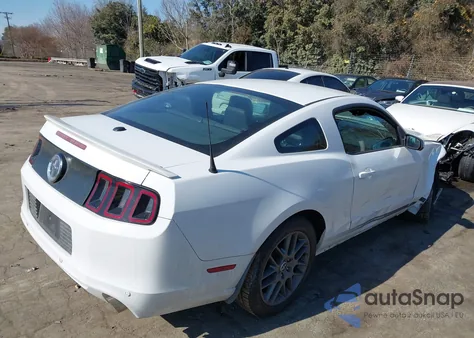 2014 Ford Mustang V6 Premium z USA, uszkodzony, nr VIN 1ZVBP8AM1E5243473